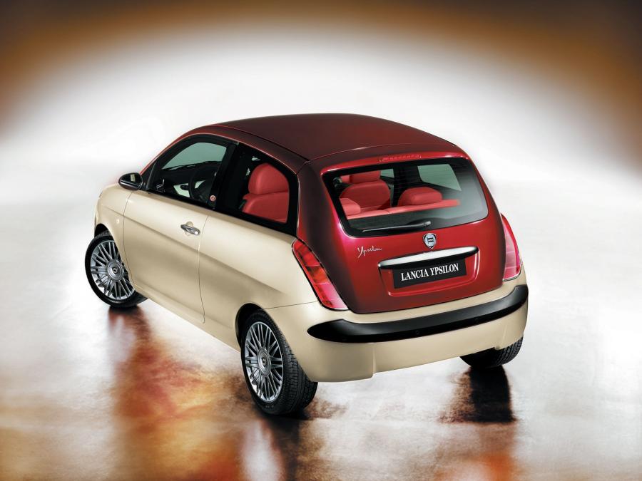  Lancia Ypsilon Unique Edition 2003 года  (фото 24 из 40)